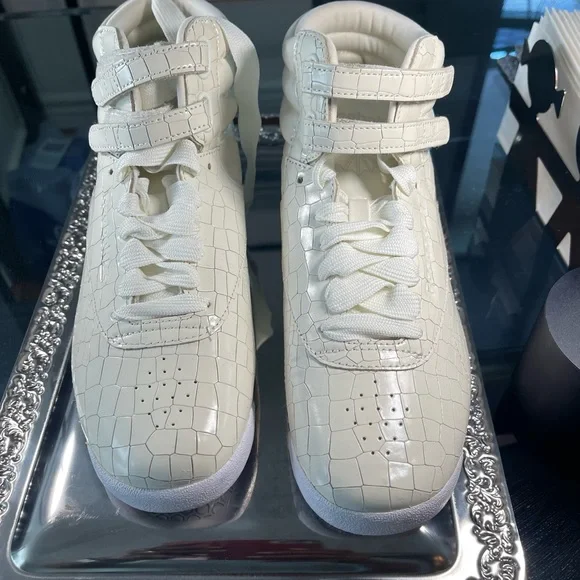 Reebok - Freestyle Sneakers as seen on Gigi Hadid - Picture 5 of 11